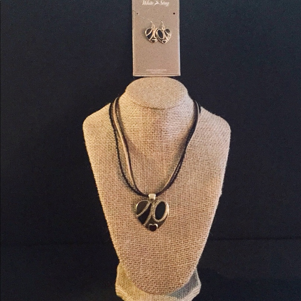 NWT White Stag Heart Necklace w/Earrings